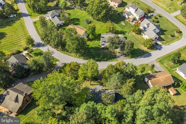 Building Photo - 862 Carrier Dr