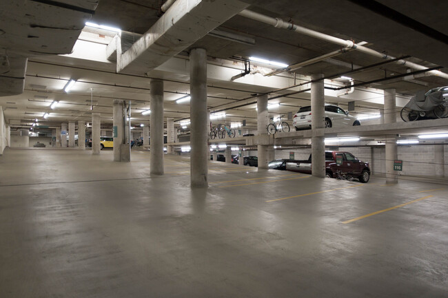 Building Photo - 440 N McClurg Ct