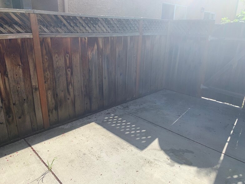 Patio Area 2 - 400 Cypress Ave