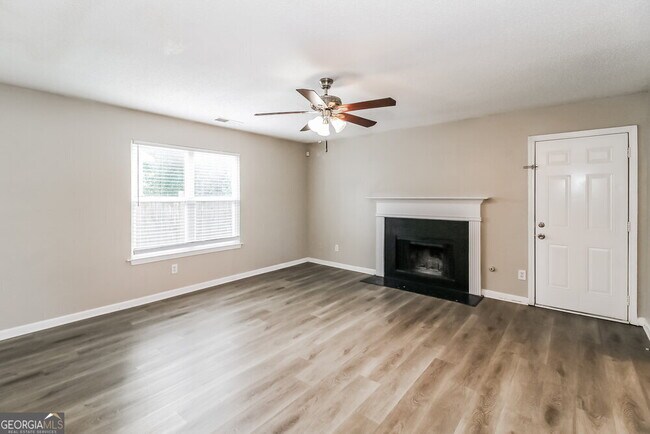 Building Photo - 2962 Knoll View Pl