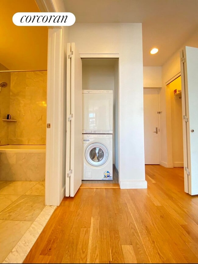 Building Photo - 11-24-24 31st Ave