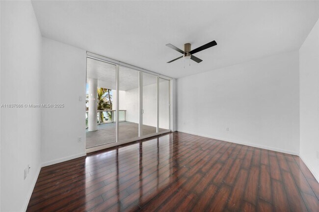 Building Photo - 7914 Harbor Island Dr