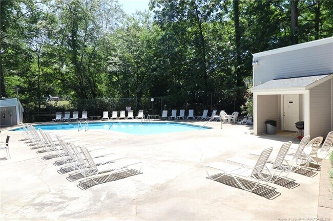Building Photo - 7283 Sandy Creek Dr