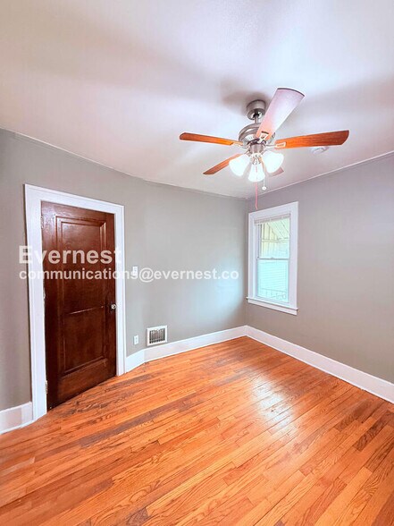 Building Photo - 13523 Santa Rosa Dr