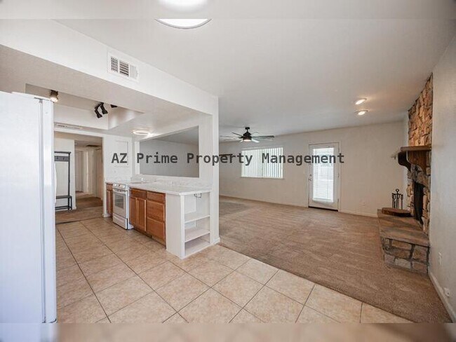 Building Photo - 2429 E Juanita Ave