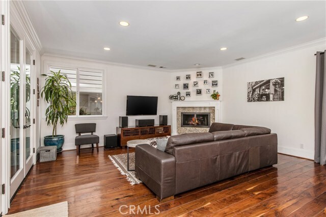 Building Photo - 2809 N Poinsettia Ave