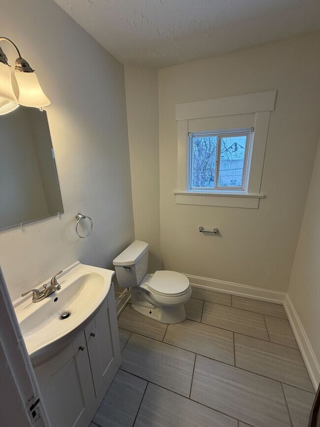 Building Photo - Fully Renovated 3BR in the Heart of Columbus