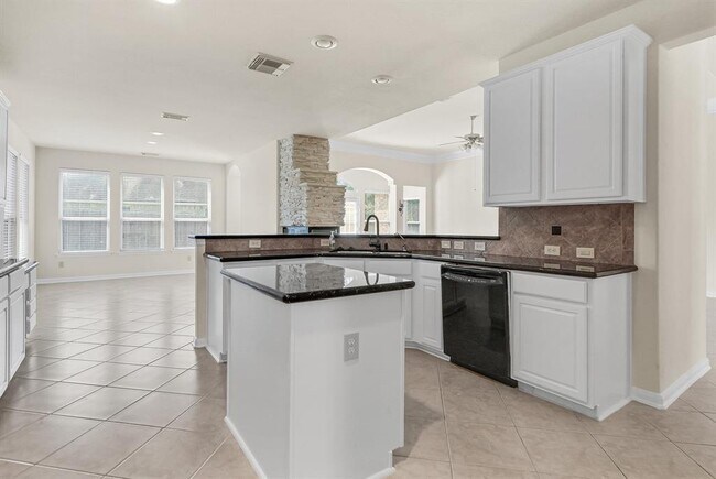 Building Photo - 9635 Empress Crossing Dr