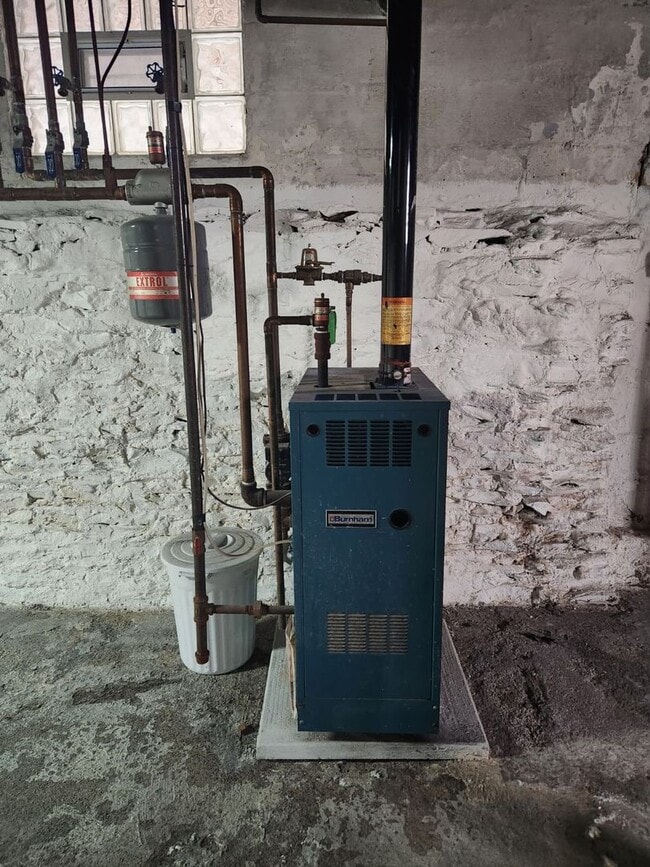 Building Photo - 2015 12th Ave