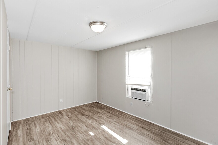 Building Photo - 2303 Highway 20