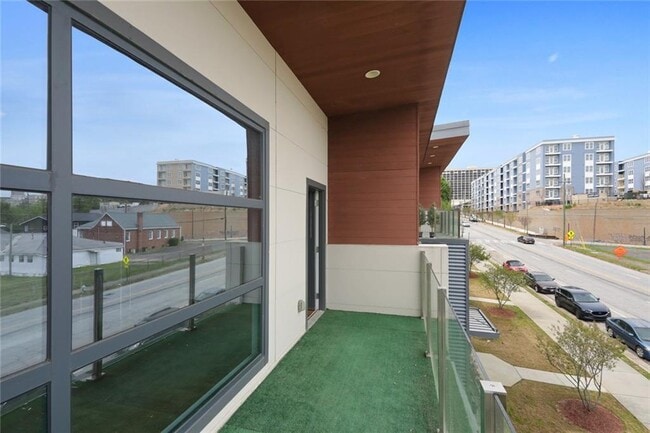 Building Photo - 472 Martin St SE