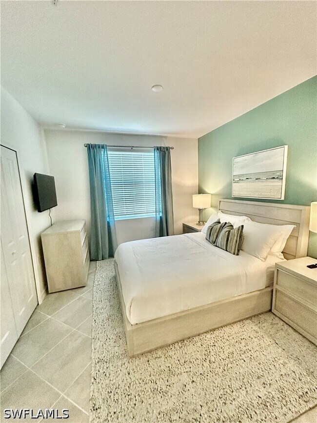 Building Photo - 15375 Grn Acrs Ave