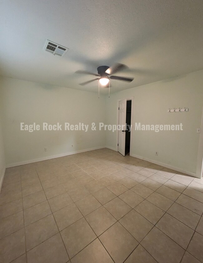 Building Photo - Tulsa House for Rent (3beds/2baths)