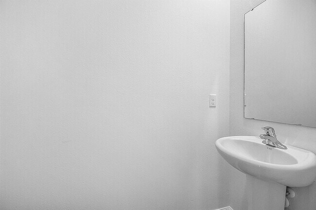 Building Photo - 53 Montellano Rd