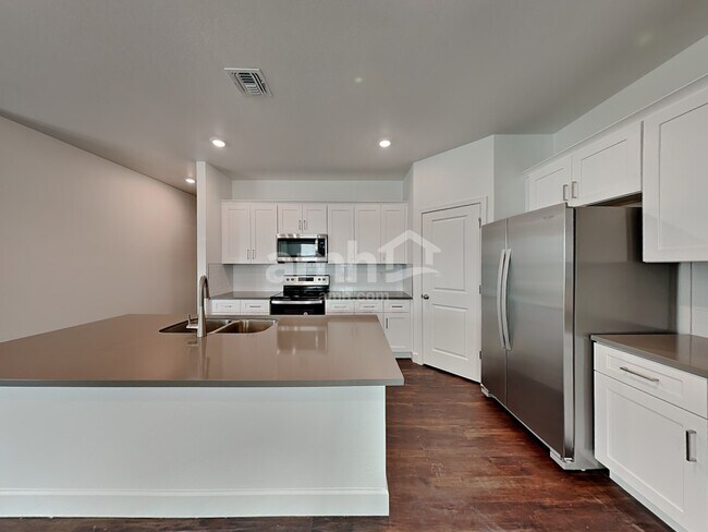 Building Photo - 2135 W Magdalena Lane