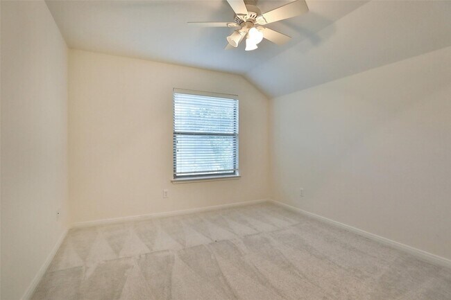 Building Photo - 95 Douvaine Ct
