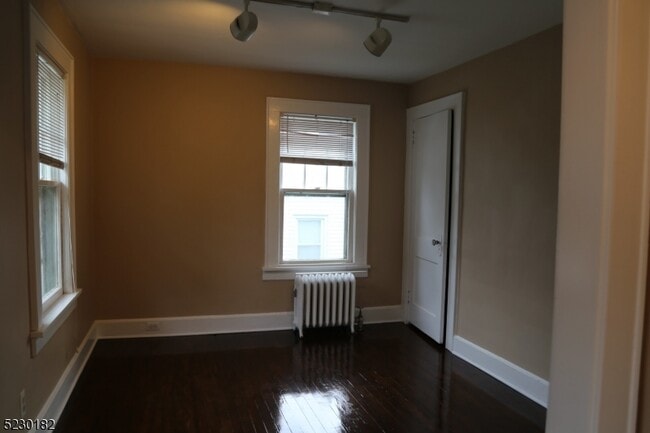 Building Photo - 43 Cypress St