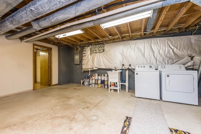 Building Photo - 6085 Tara Hill Dr