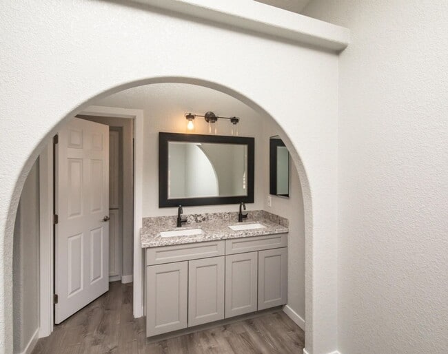 Building Photo - 3 Bedroom, 2.5 Bath, 2 Car Garage Home