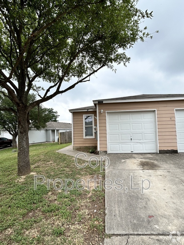 Building Photo - 15416 Kamary Ln