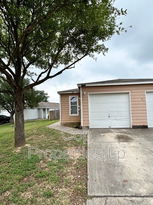 Building Photo - 15416 Kamary Ln