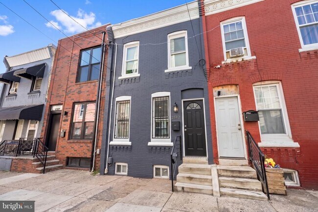 Building Photo - 2142 N Percy St