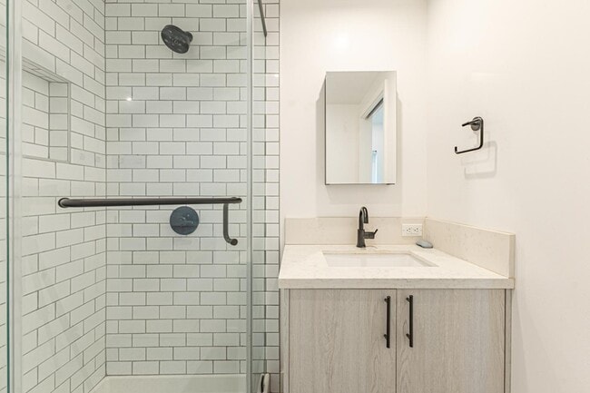 Building Photo - 5055 Lincoln Ave