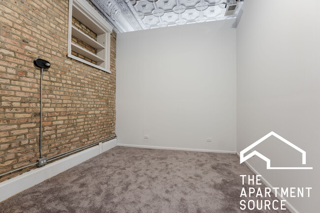 Building Photo - 1621 N Kedzie Ave