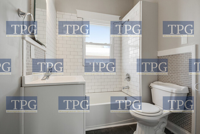 Building Photo - 573 S Crescent Ave