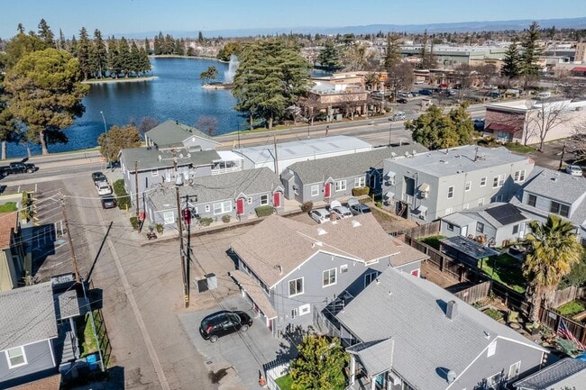 Building Photo - 819/824 Oak St