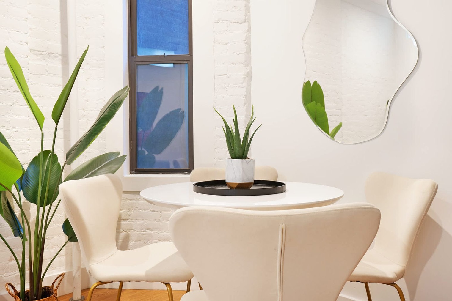 Building Photo - 1290 1st Ave