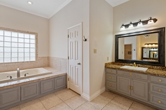 Building Photo - 31 Running Deer Mdws