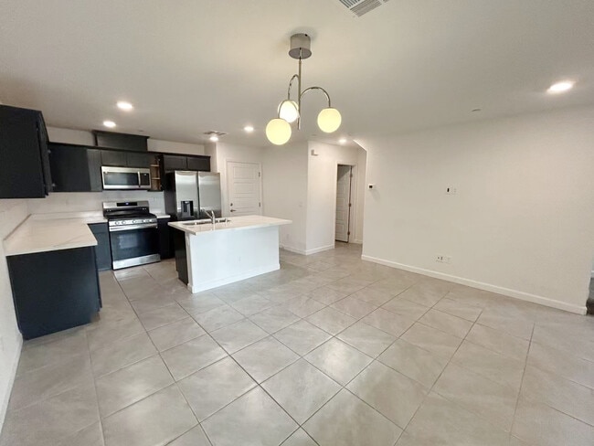 Building Photo - 3447 Grecian Queen Ave