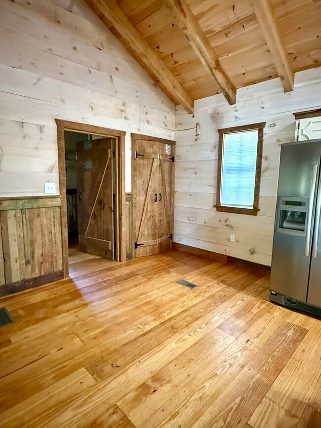 Building Photo - 3116 Alenes Dr