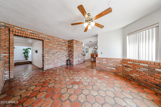 Building Photo - 8531 W Pinnacle Peak Rd