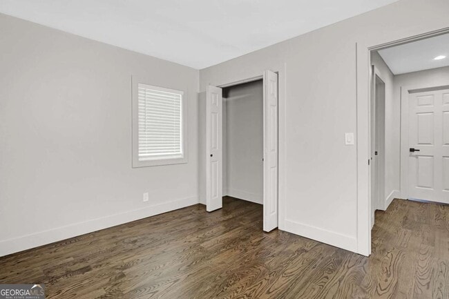 Building Photo - 1887 Shalimar Dr NE