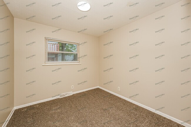Building Photo - 401 Baldwin Rd