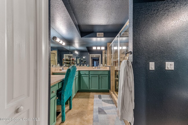 Building Photo - 121 Lancha Cir