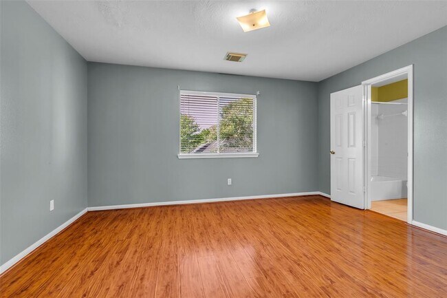 Building Photo - 16343 Mellow Oaks Ln
