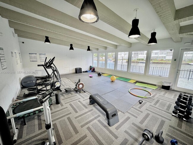 Building Photo - 2741 Taft St