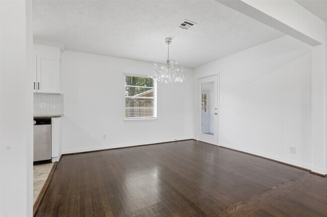 Building Photo - 10033 Whiteside Ln