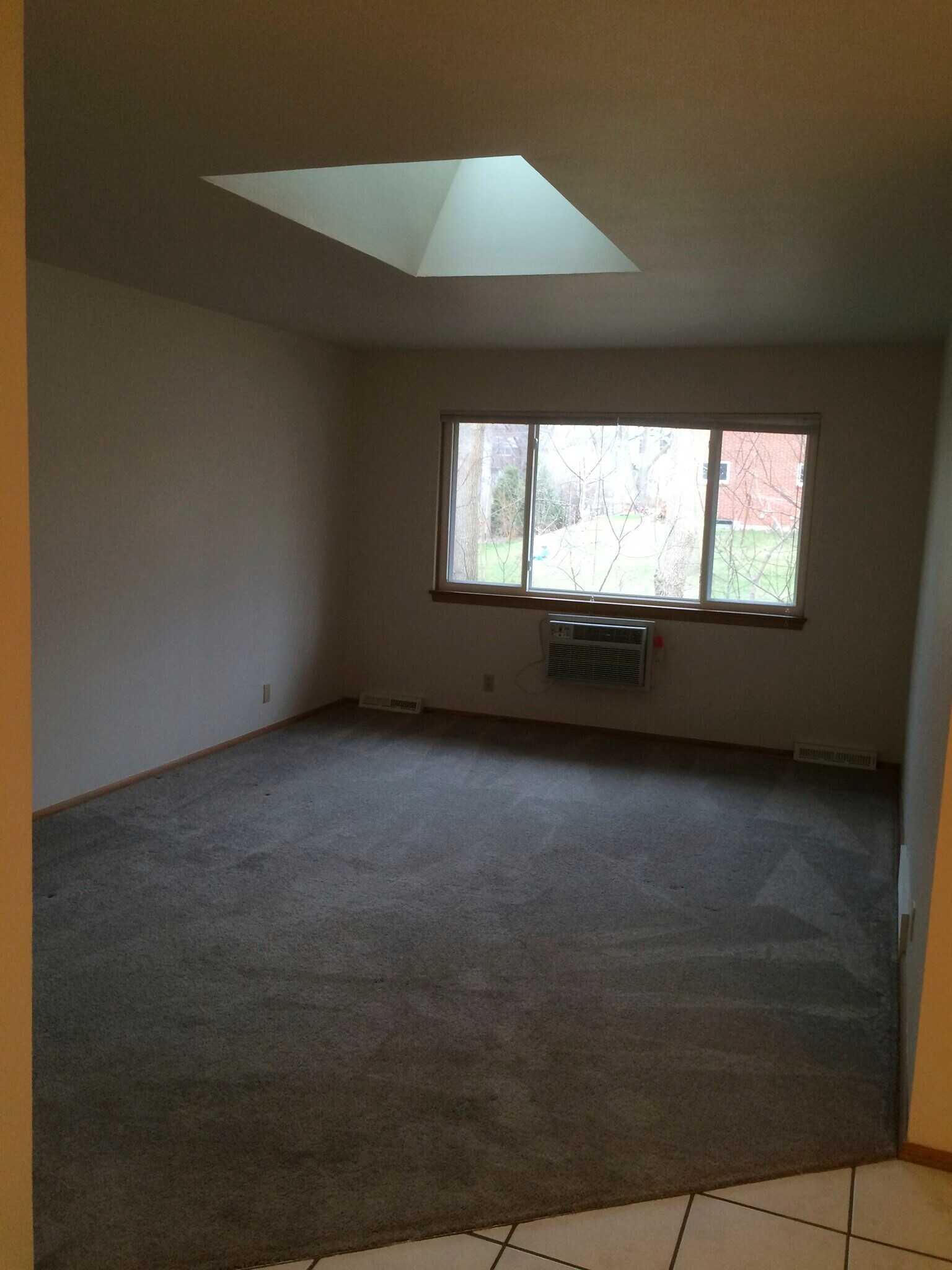 Building Photo - 214 S River St