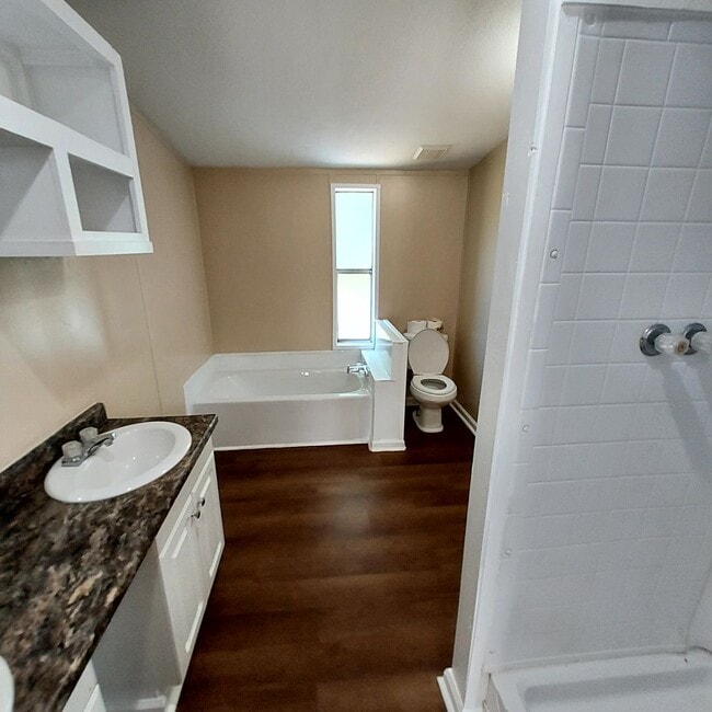 Building Photo - 2 Live Oak Ln