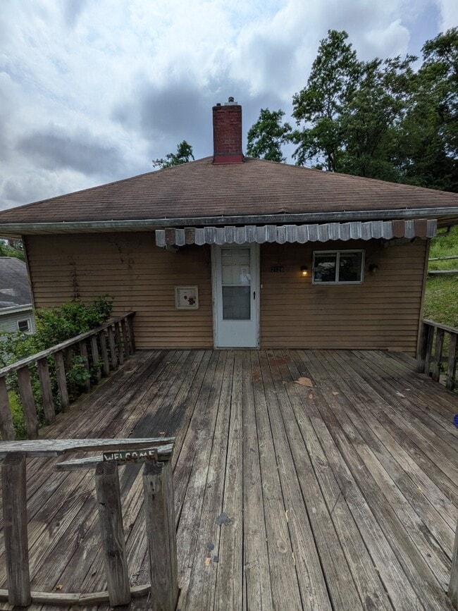 Building Photo - Cute Two Bedroom Home On Dead End Street In Spring Hill