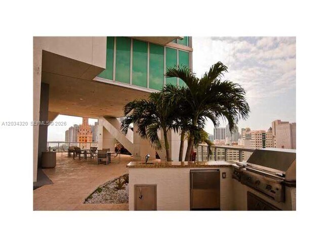 Building Photo - 888 Biscayne Blvd