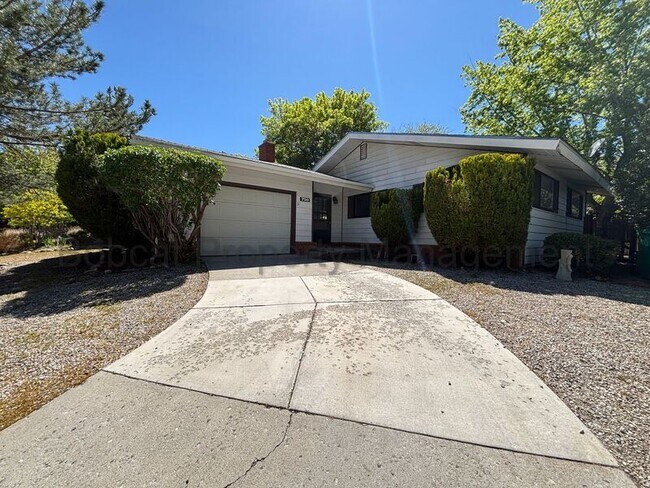 Primary Photo - 750 Crain St