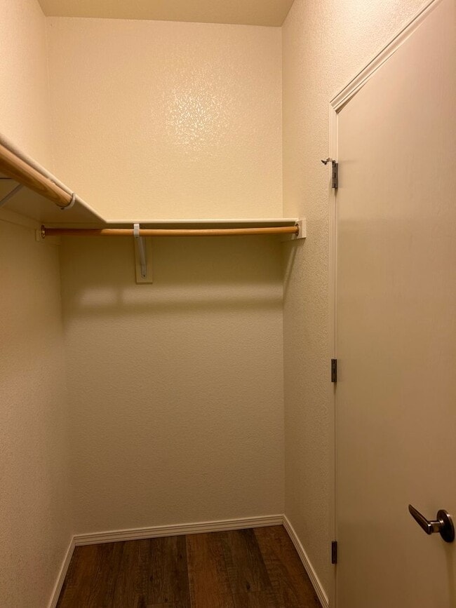 Building Photo - Charming Condo | 2 Bed / 2 Bath | Garage |...