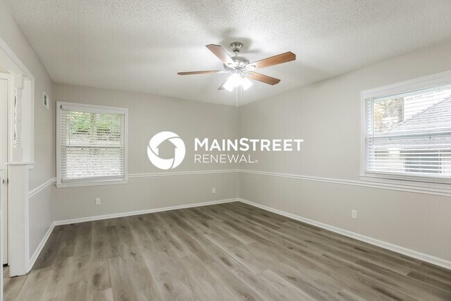 Building Photo - 5 Bedroom Pet-Friendly Home in LIBERTY, MO...