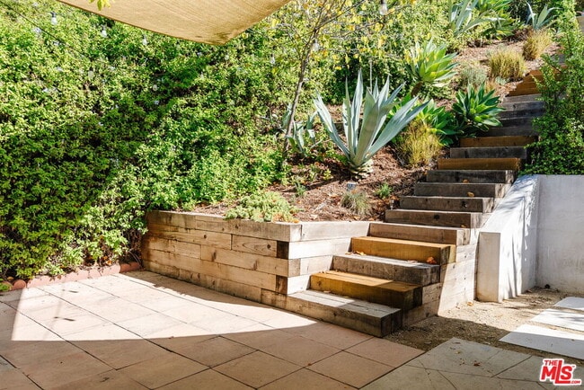 Building Photo - 1428 Holbrook St