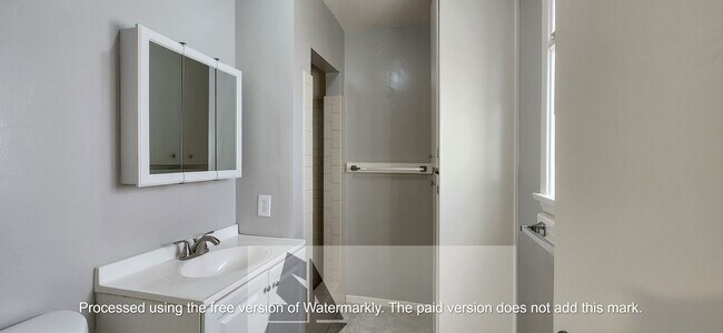 Building Photo - 134 13th St